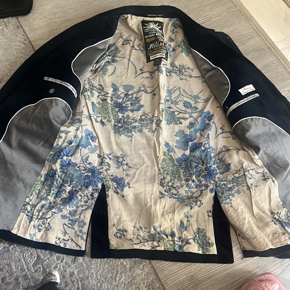 Like new Scotch & Soda Velvet Blazer. - Picture 9 of 14
